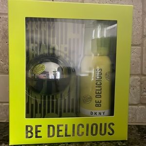 DKNY Be Delicious Set Brand New